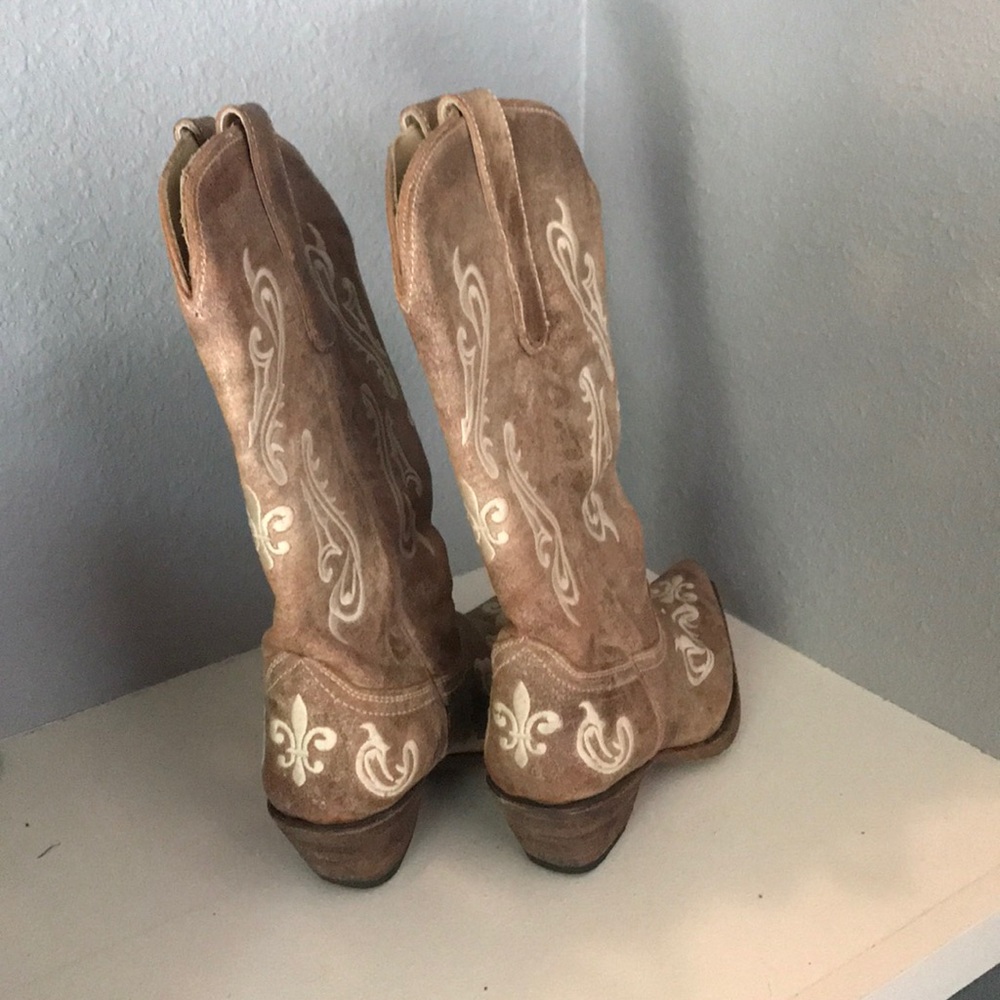 Women's cowboy boots